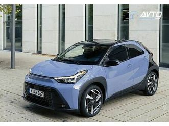 toyota aygo x x-play 1.5 hev