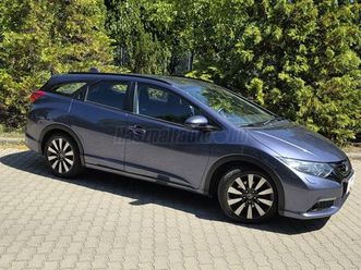 honda civic tourer 1.8 elegance szívó benzin kombi jól felszerelt