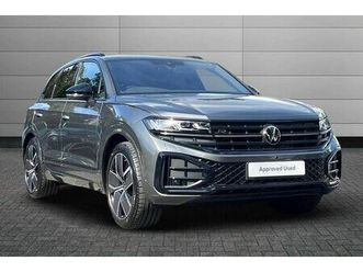 volkswagen touareg - 3.0 tdi v6 black edition suv 5dr diesel tiptronic 4motion euro 6 (s/s) (286 ps)