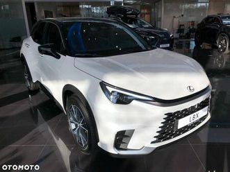 lexus lbx 1.5 hybrid cool