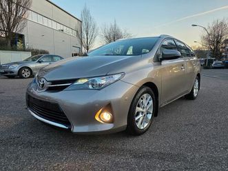 toyota auris 1.6 touring sports life+