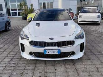 stinger 3.3 t-gdi gt awd 366cv auto my18