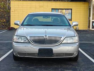 2008 lincoln town car (signature limited)