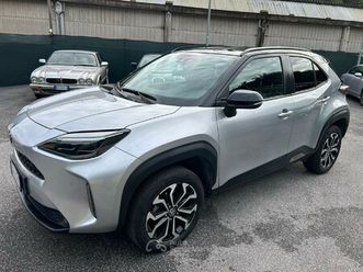 toyota yaris cross 1.5 ibrida benzina cambio automatico