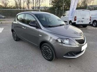 ypsilon 1.0 firefly 5 porte s&s hybrid platino