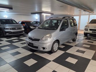 yaris verso 1.3 linea luna