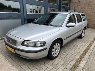 volvo v70 - 2.4 comfort line, lekt olie
