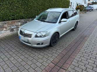 toyota avensis combi sol 2.0-l-vvt-i sol