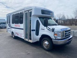 2013 ford e-350 shuttle bus with wheelchair lift fresh trade!!