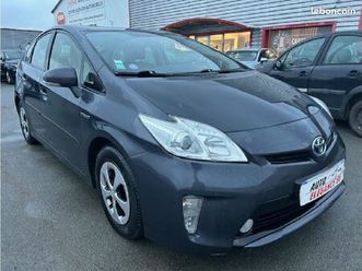 toyota prius rechargeable 136h dynamic
