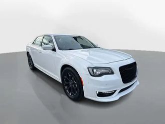 2023 chrysler 300 awd