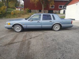 4.6 v8 2v sohc automatisk, 193hk