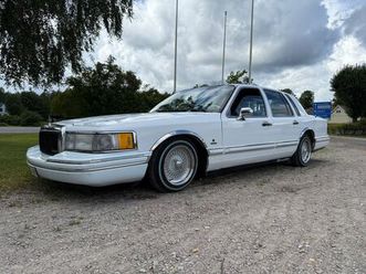 4.6 v8 2v sohc lowraider