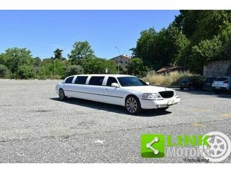 lincoln town car twon 4.6 v8 208cv