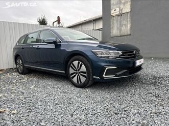 volkswagen passat 1,4 tsi gte acc dph 1.maj čr
