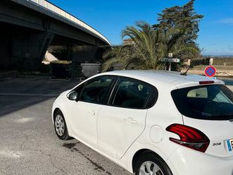 peugeot 208 affaire bluehdi 75 bvm5 pack premium