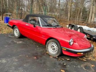 alfa, romeo spider 1986