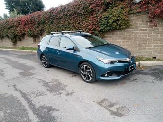 toyota auris touring sports 1.8h lounge cvt