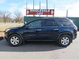 2009 saturn outlook awd xr; 3rd row seating; loaded; nice tires!!