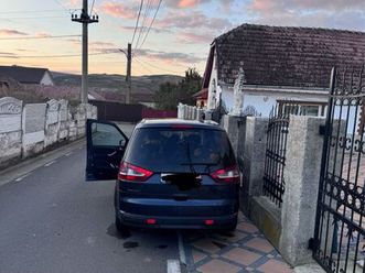 vand ford galaxy 2010 20i benzină tarnaveni