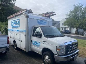 2011 ford e-350 cutaway box truck