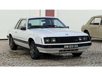 1980 ford mustang blanc automatique, 3 vitesses conduite...