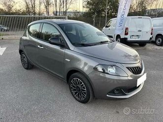 lancia ypsilon 1.0 firefly 5 porte s&s hybrid plat