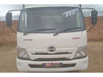 2022 hino 300 714 auto swb f/c c/c (aj3)