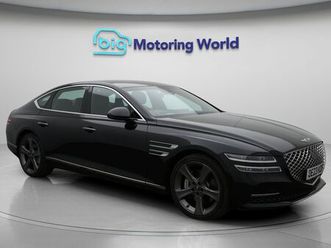 2023 - luxury 4-door