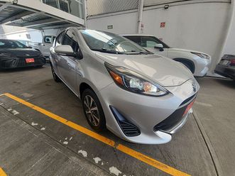 toyota prius prius c