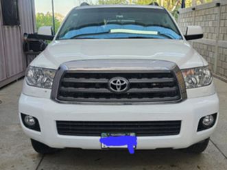 toyota sequoia 5.7 limited at