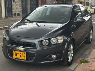 chevrolet sonic 1.6 lt 5 p