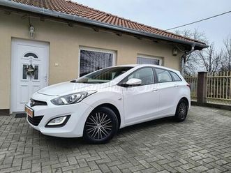 hyundai i30 cw 1.6 mpi comfort 107000 km!!!