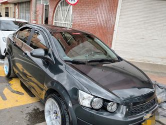 chevrolet sonic 1.6 lt 4 p