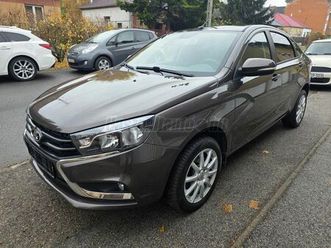 lada vesta 1.6 lux navi! tolatókamera! tempomat! sz.könyv! 44e km!