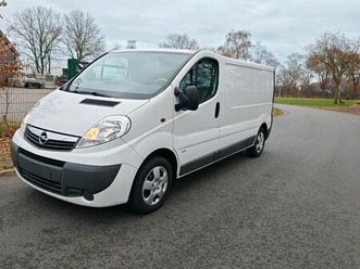 opel vivaro - renault trafic