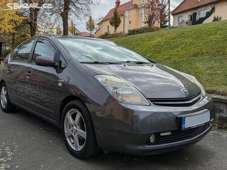 toyota prius ii generace
