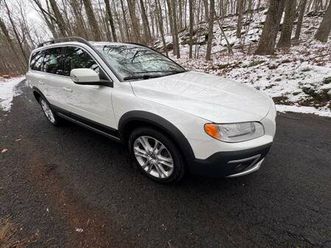 2016 volvo xc70 cross country awd wagon ,remarkable shape 508-523-2123