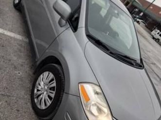 2009 nissan versa hatchback