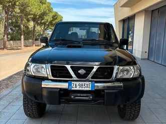 nissan patrol gr y61 3.0 td 160ch finition luxe - 4 places - attelage - toit ouvrant -caméra/navi - châssis renforcé