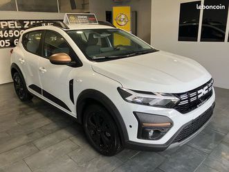 10 kms -dacia sandero stepway extrême 110 ch essence carplay + caméra