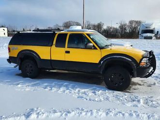 2003 gmc sonoma zr2.