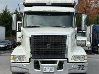 2015 volvo vhd tri-axel dump truck