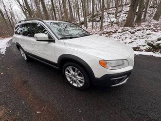2016 volvo xc70 cross country awd wagon ,remarkable shape 508-523-2123