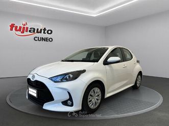 yaris 1.0 active