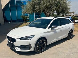 cupra leon phev 204cv dsg t-stock prezzo