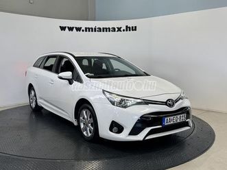 toyota avensis touring sports 1.6 d-4d active tolatókamera vezetett szervizelőzmények. leinformálható