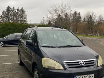 toyota avensis verso 2002