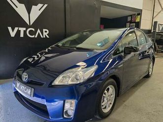 toyota-prius-1-8-hsd-executive