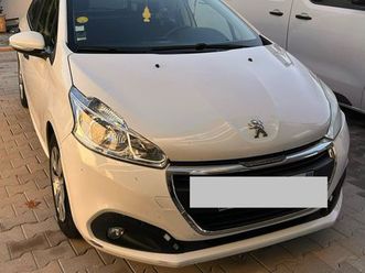peugeot 208 société – 1.6 bluehdi 75 ch – année 2017
